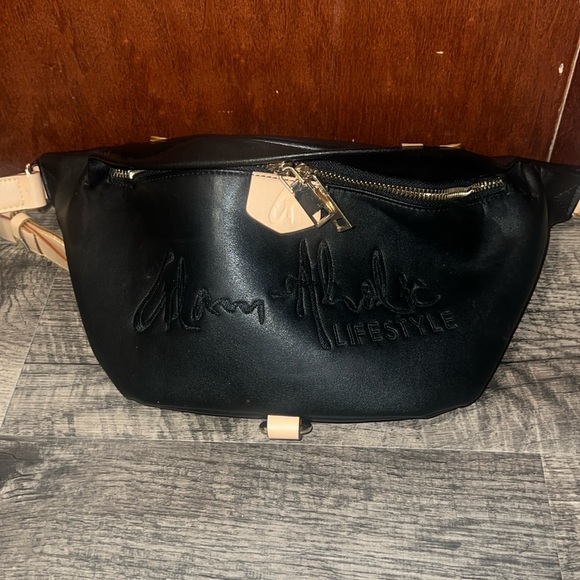 Glam-Aholic Lifestyle Logo FANNY PACK Black Tan Small - Picture 1 of 4